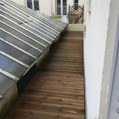 Très bel appartement de style ancien avec sa terrasse en bois en coeur de ville Compiègne Extérieur photo